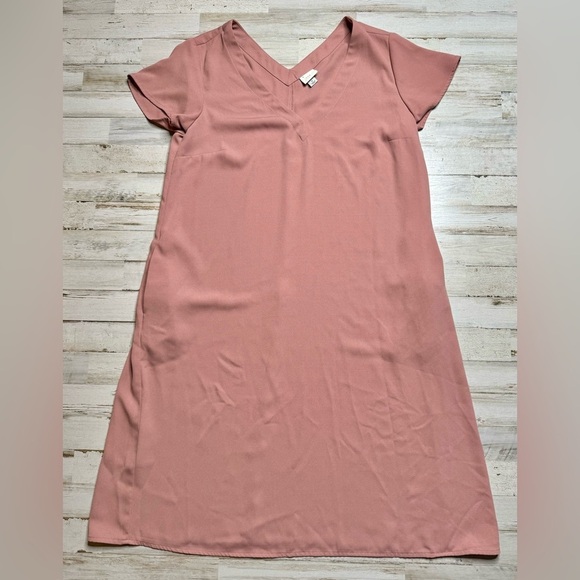 a new day Dresses & Skirts - A New Day Dress Women Medium Basic Shift Blush Pink Short Sleeve V-Neck Pockets